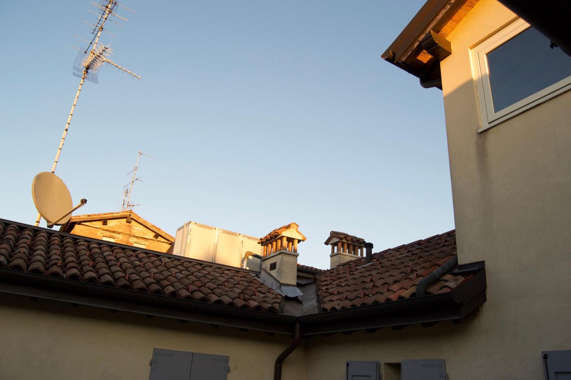 Casa Viola, Deliziosa Mansarda In Centro Storico Appartement Modena Buitenkant foto
