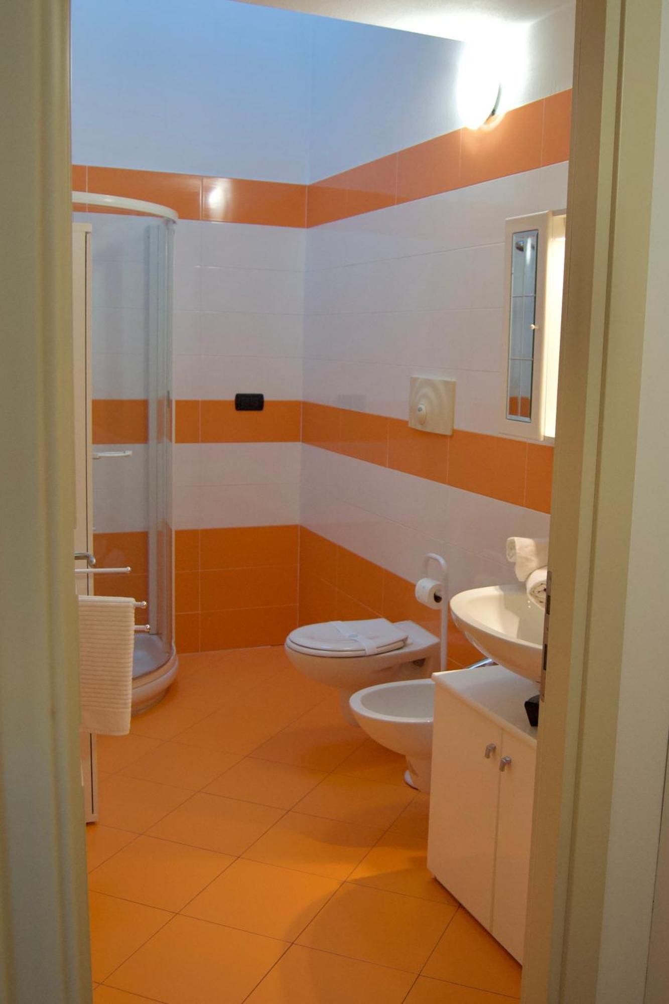 Casa Viola, Deliziosa Mansarda In Centro Storico Appartement Modena Buitenkant foto