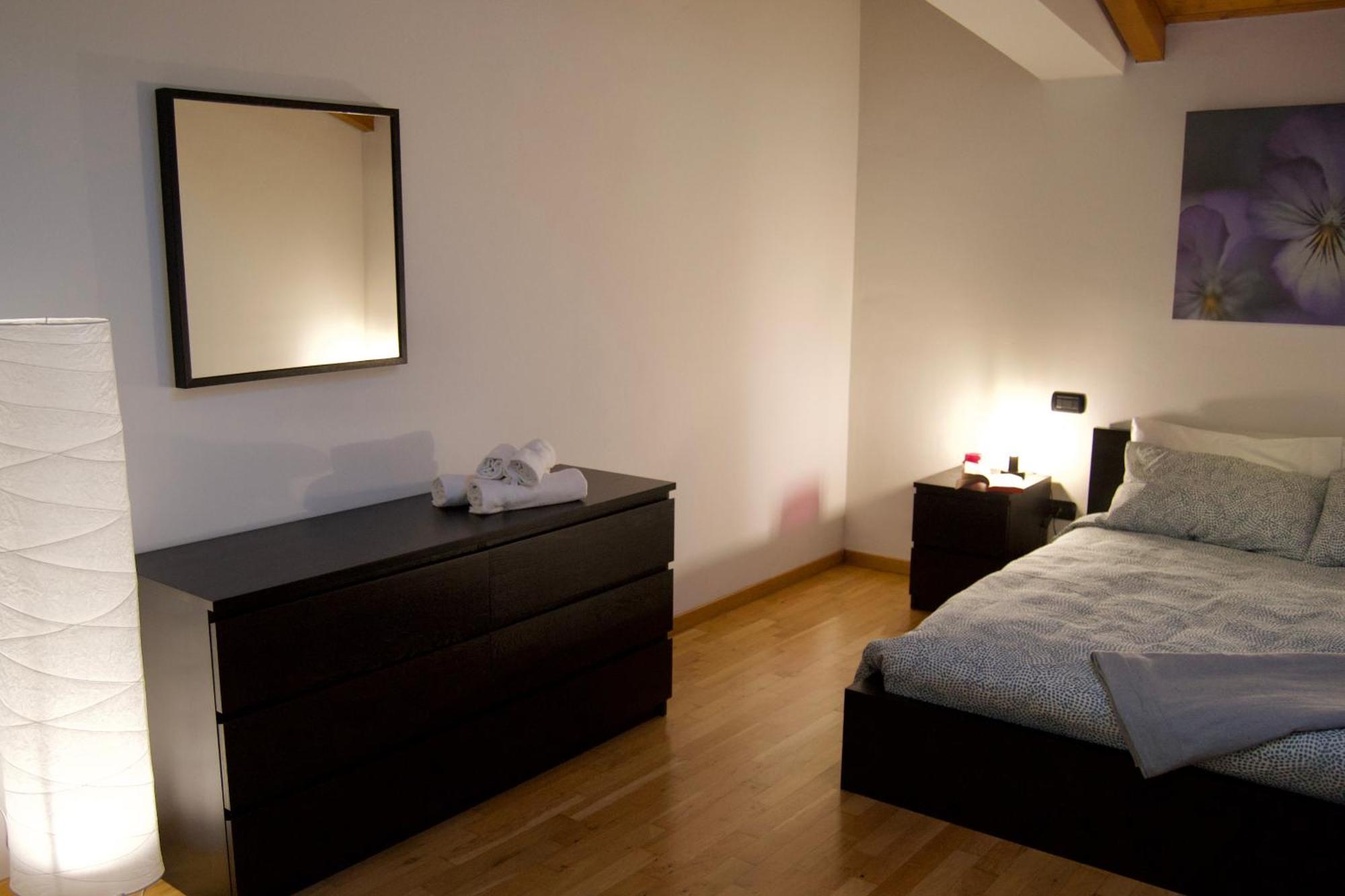 Casa Viola, Deliziosa Mansarda In Centro Storico Appartement Modena Buitenkant foto