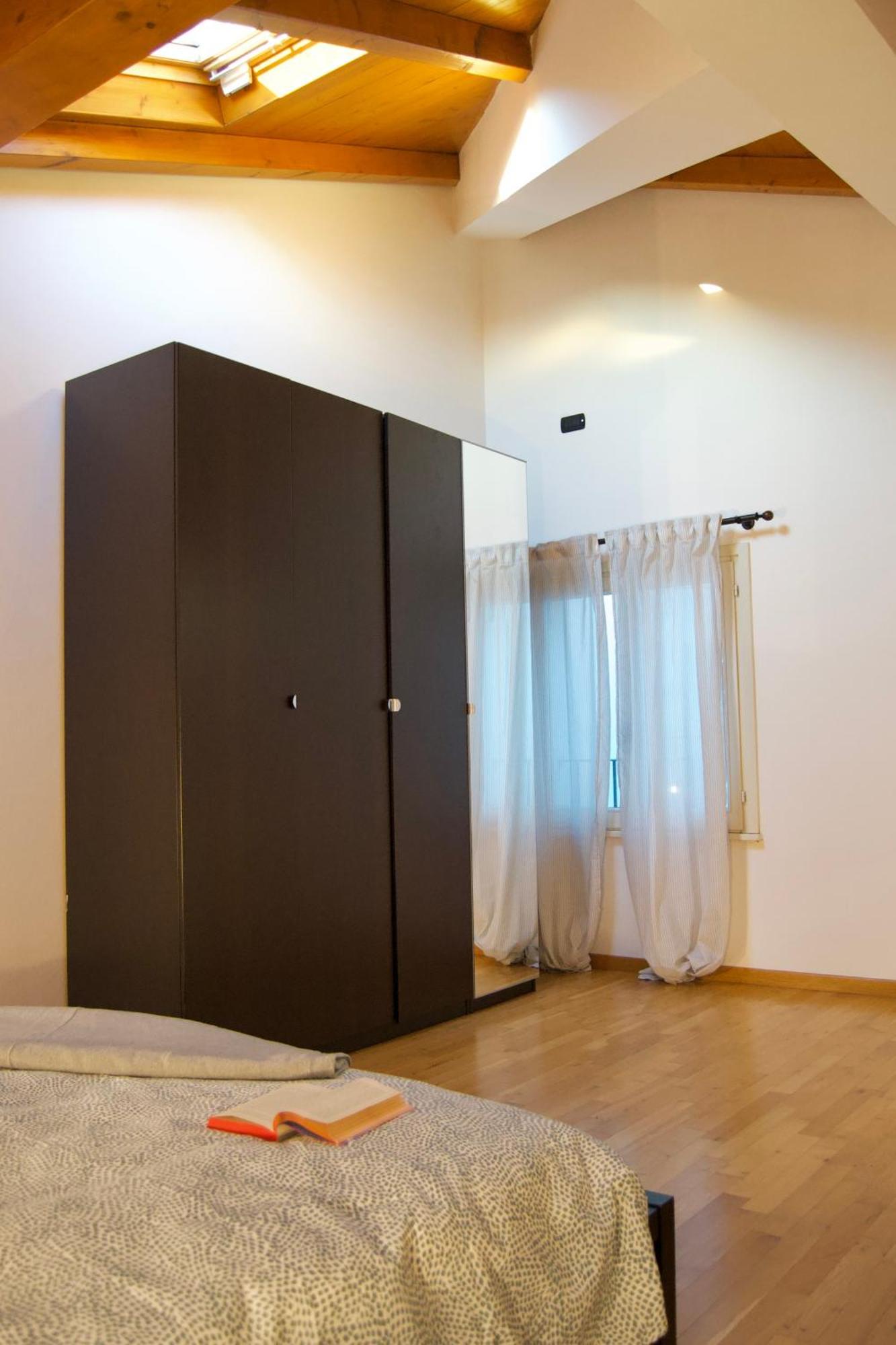 Casa Viola, Deliziosa Mansarda In Centro Storico Appartement Modena Buitenkant foto